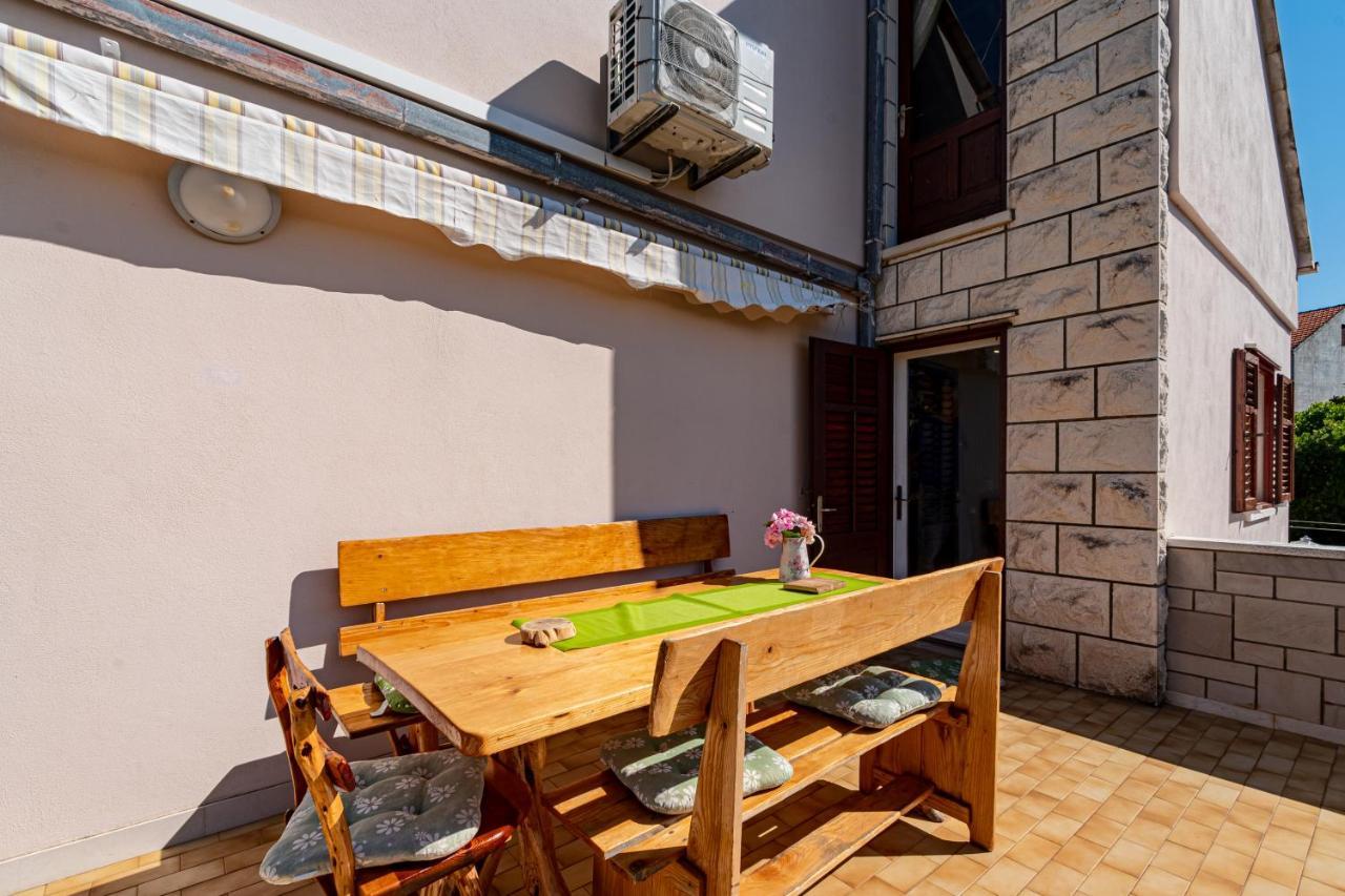 Apartments Mak Račišće Exterior foto