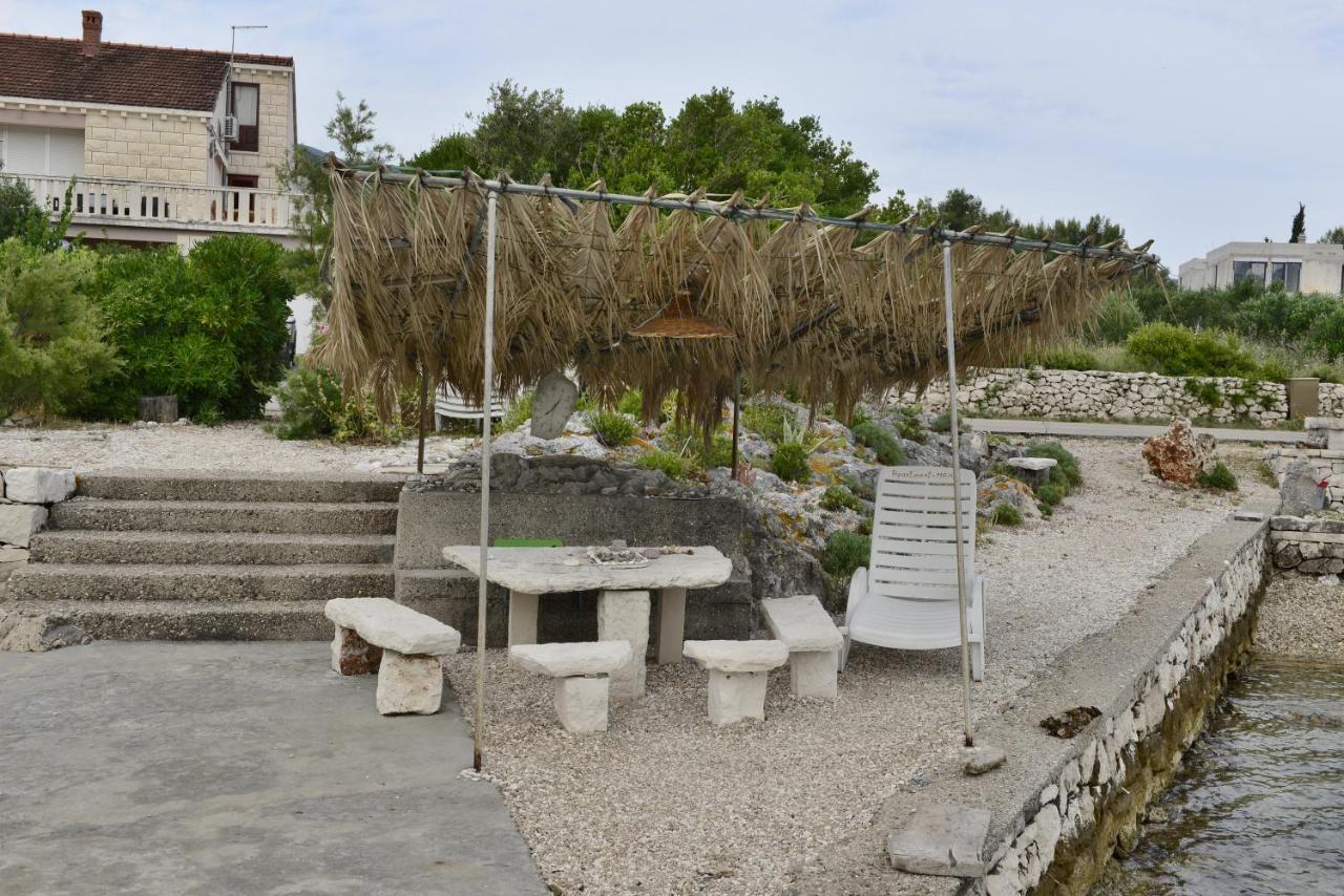 Apartments Mak Račišće Exterior foto